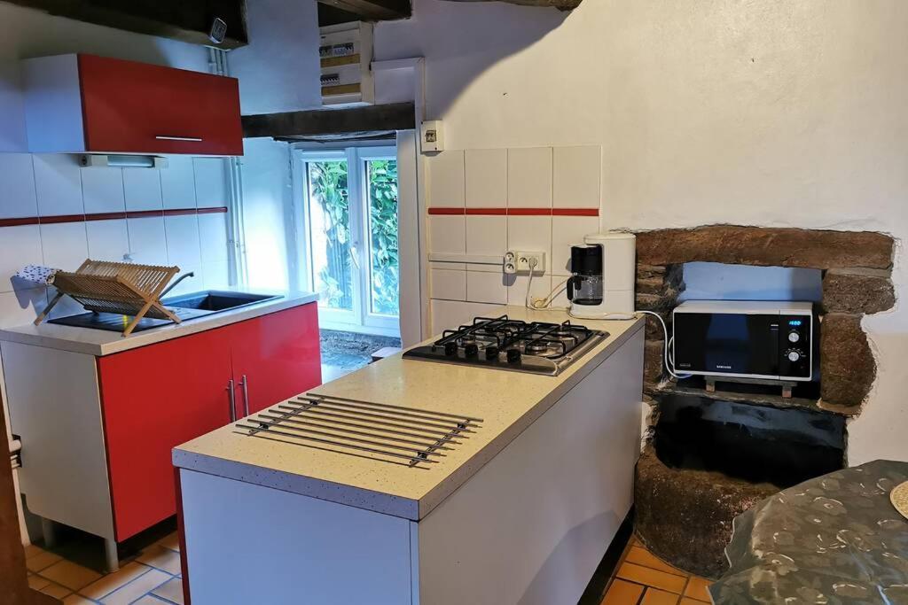 Petite Maison Dans Les Monts D'Arree Ty Coz Commana 외부 사진